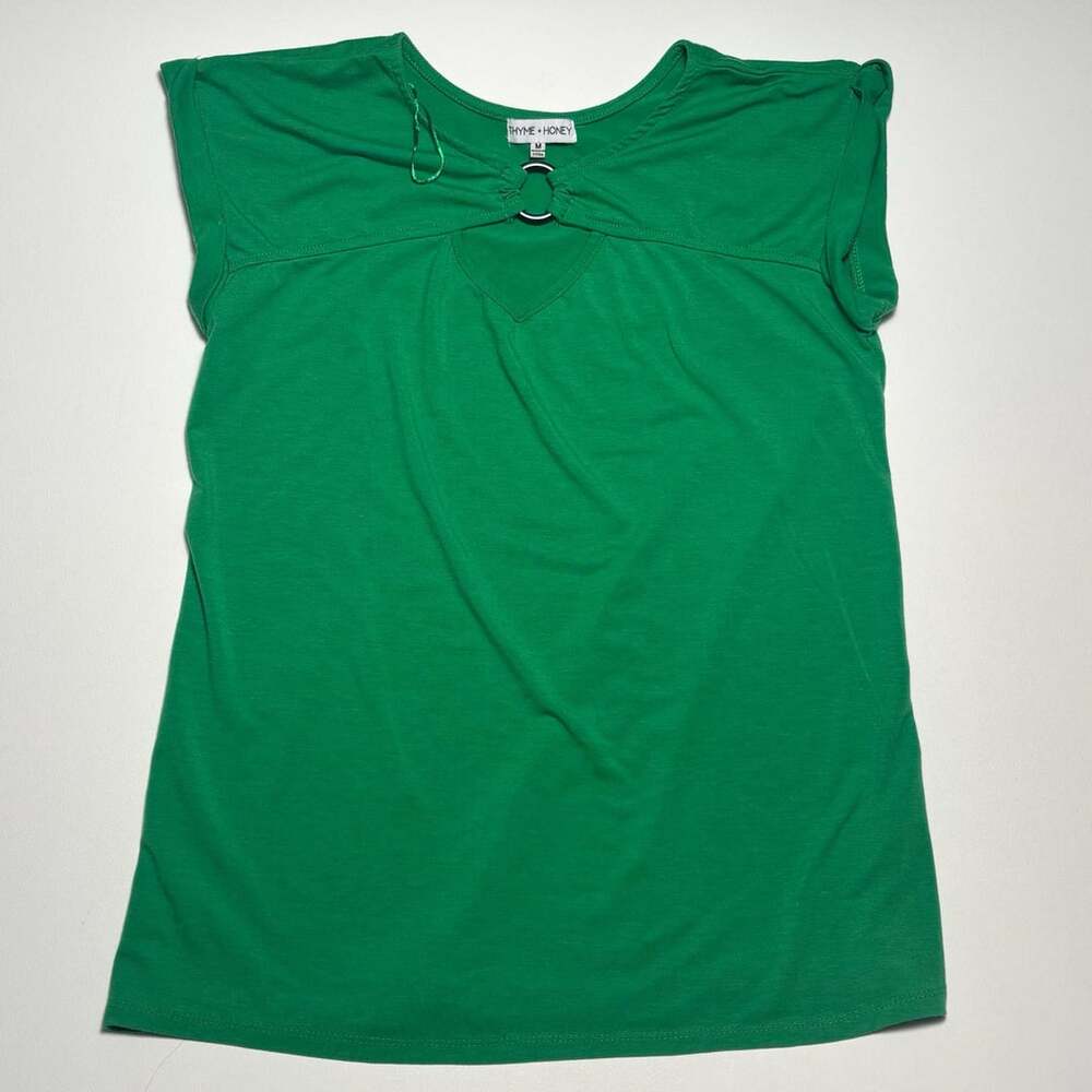 Thyme & Honey Top Size Medium Green O-Ring Cap Sleeve
